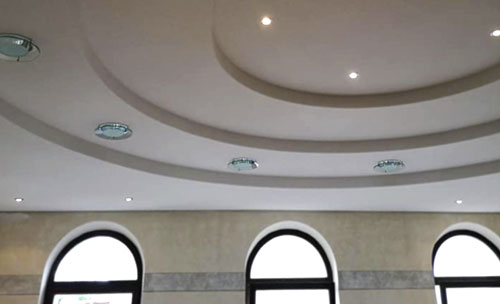 Die Decke im Hauptraum ist fertig